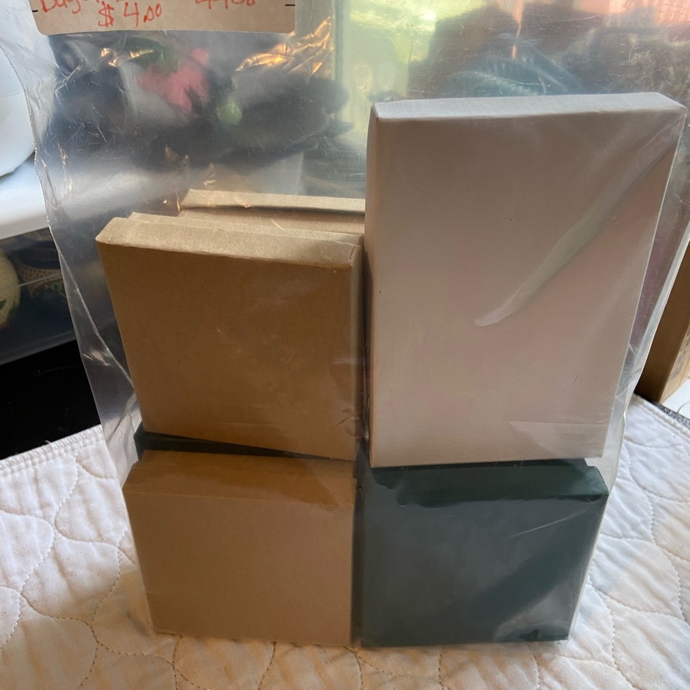 Assorted tins/gift boxes - Picture 7 of 8